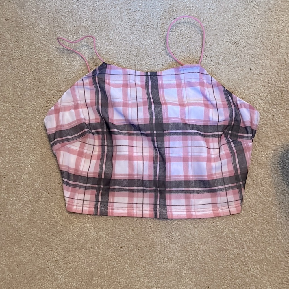 A sleeveless crop top plain pink shirt for papayas